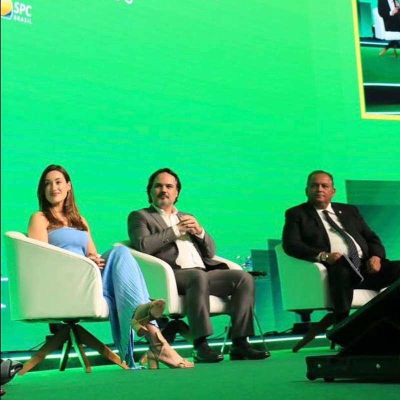 victoria_luz_na_midia_03